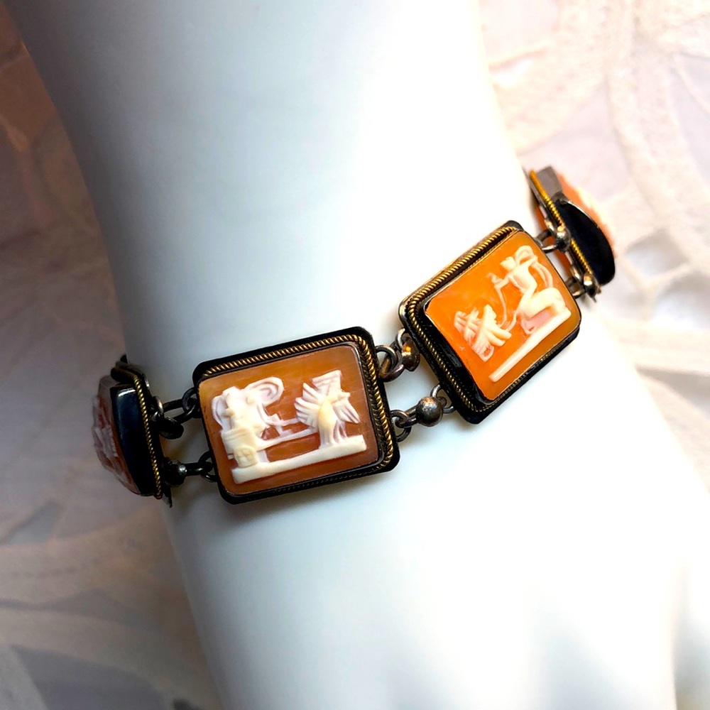 ANTQ/VNTG 800 bracelet